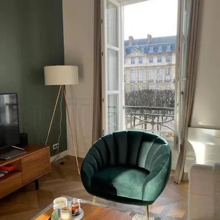 Au Coeur Du Marais Apartment
